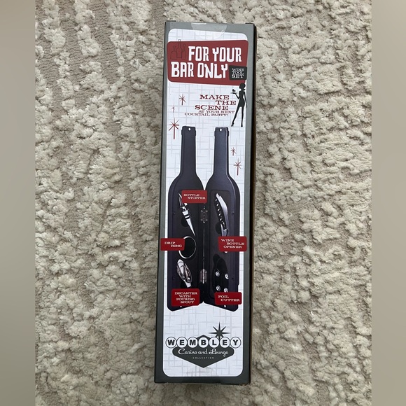 NEW in the box Wembly Casino & Lounge Collection 5 piece wine bar set - Picture 3 of 8